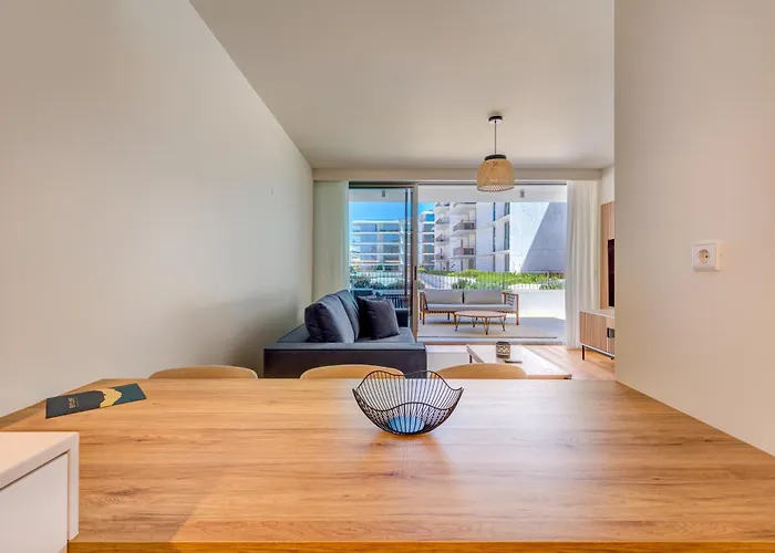 Bayline Condominium - Heated Indoor Swimming Pool - Spa - By Bedzy